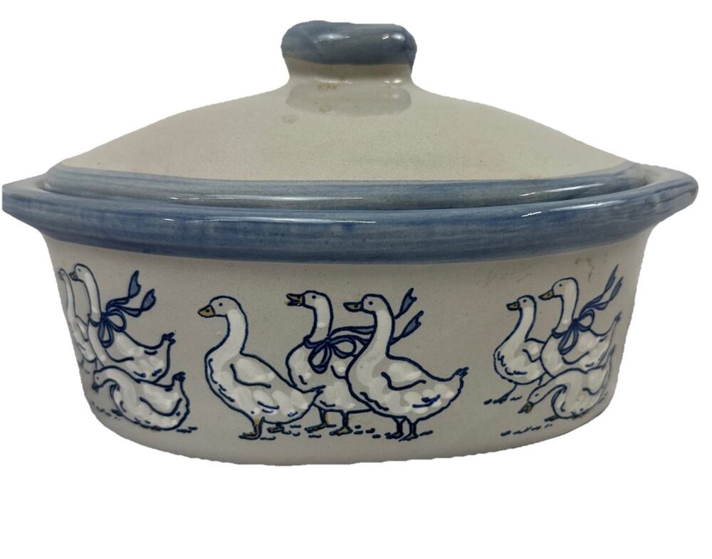 Vintage 8" Oval Covered Casserole Dish Louisville Stoneware Gaggle of Geese RARE